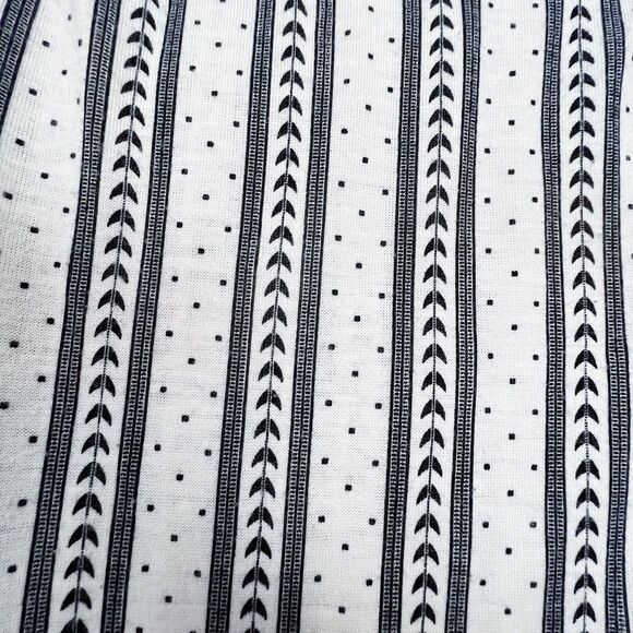 Eden and Olivia Striped Arrow Sleeveless Button Back Blouse 2X - Picture 6 of 6